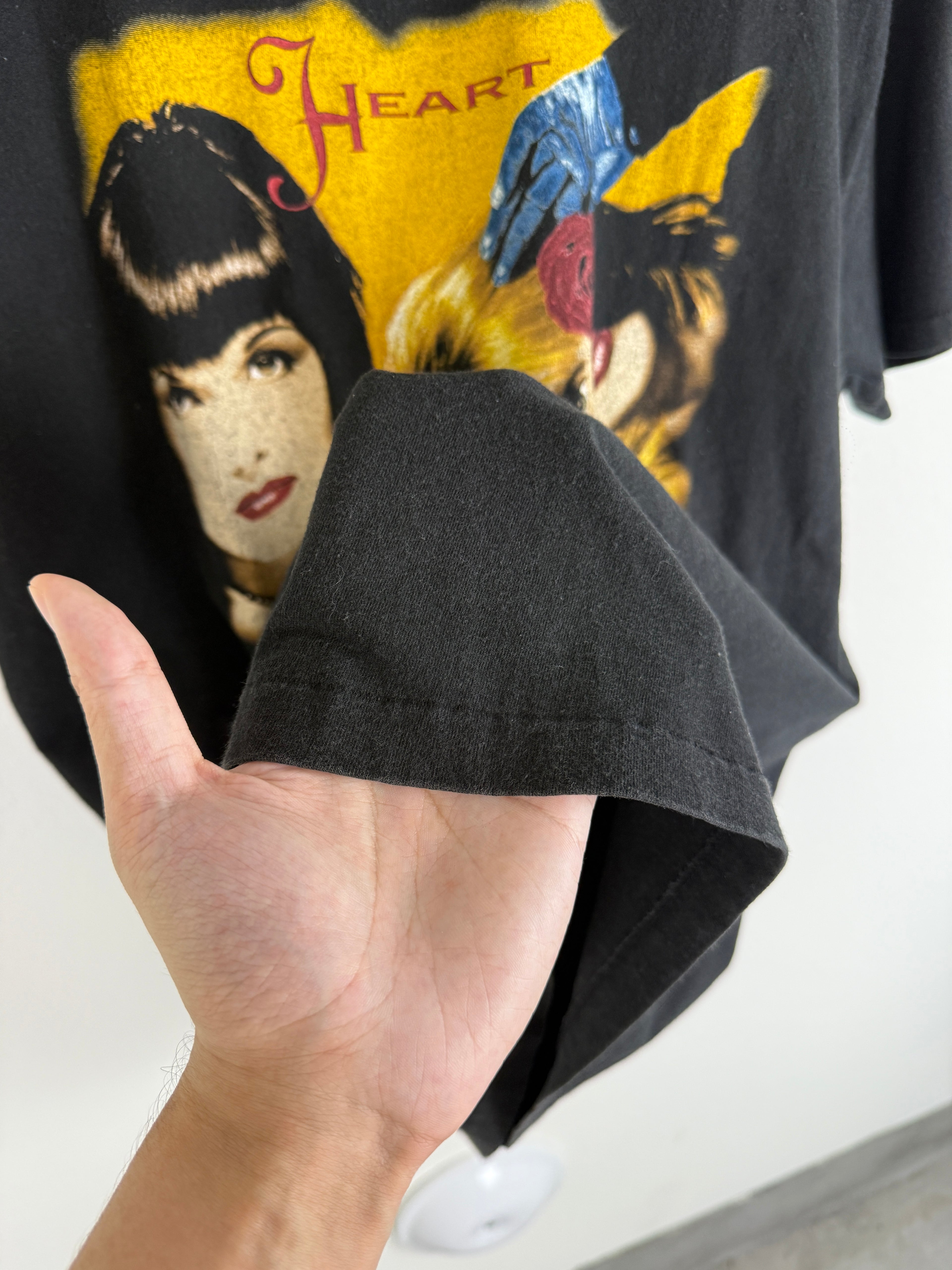 Vintage Heart Desire Walks On Tour Tee